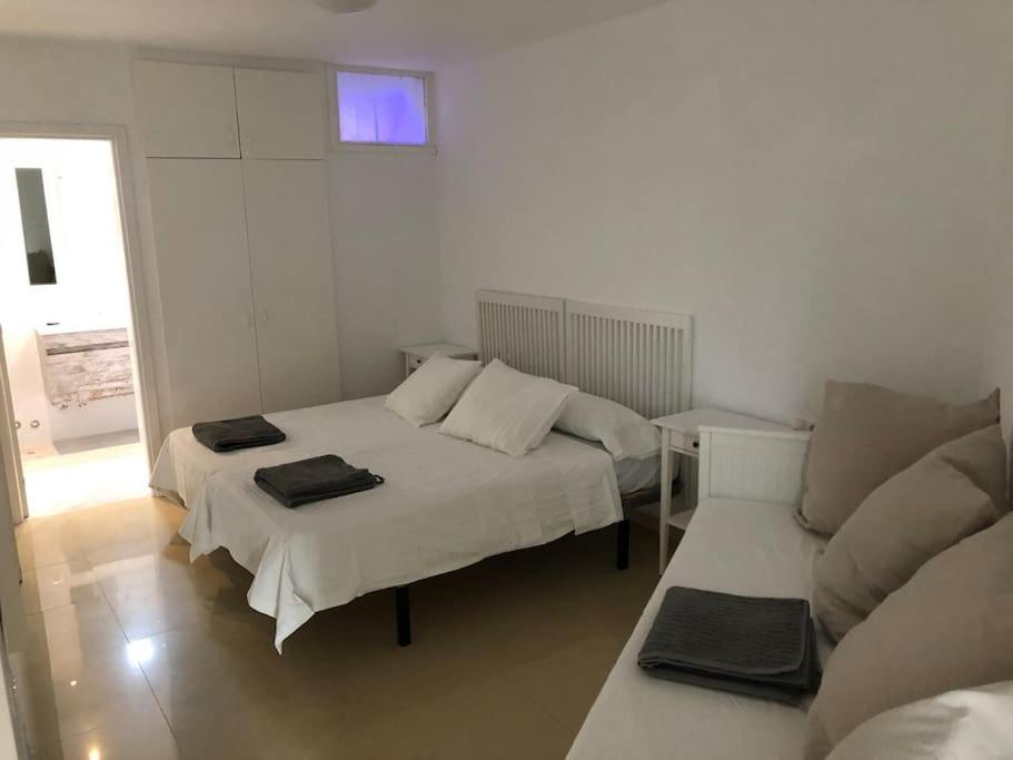 Apartamento Amplio Y Centrico フエンヒロラ エクステリア 写真