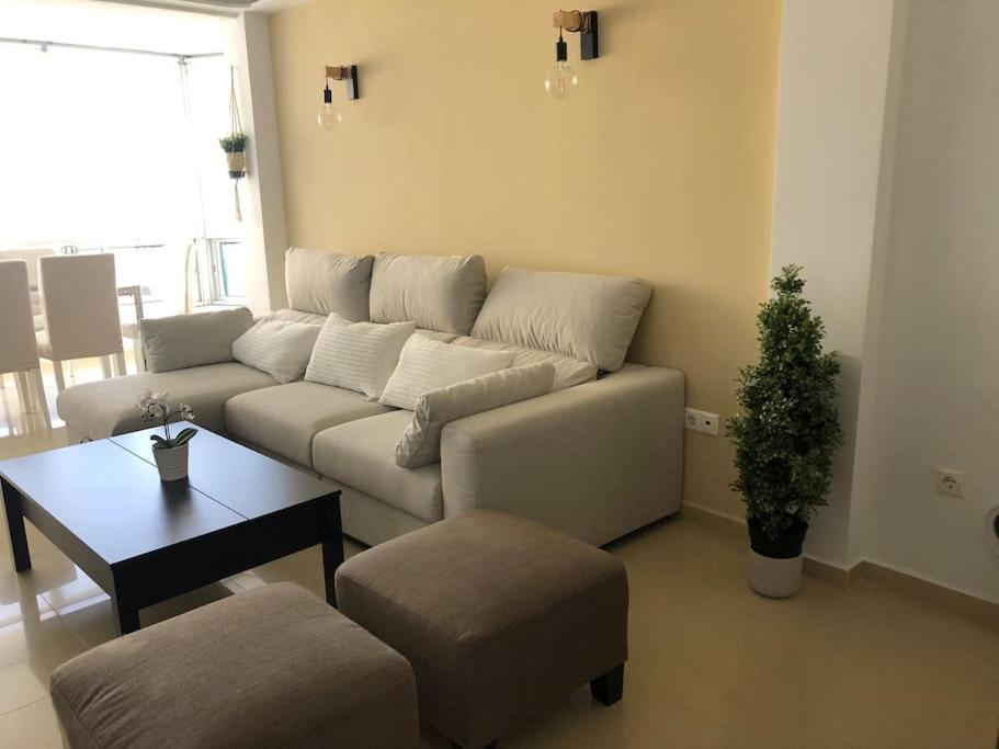 Apartamento Amplio Y Centrico フエンヒロラ エクステリア 写真