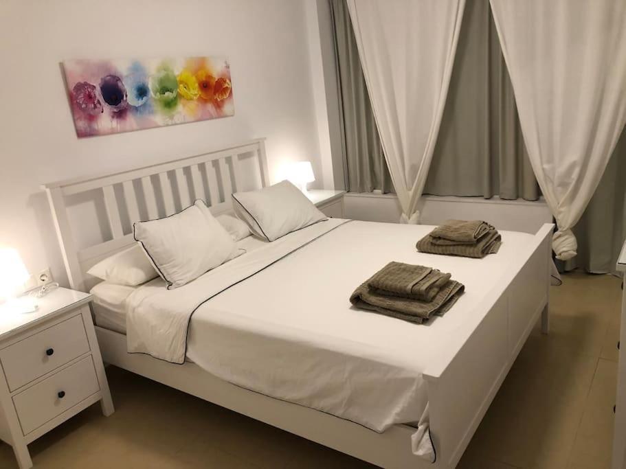 Apartamento Amplio Y Centrico フエンヒロラ エクステリア 写真