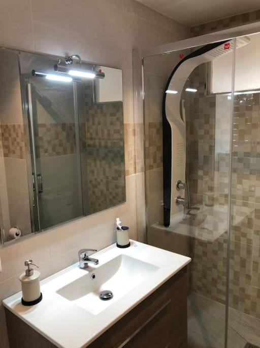 Apartamento Amplio Y Centrico フエンヒロラ エクステリア 写真
