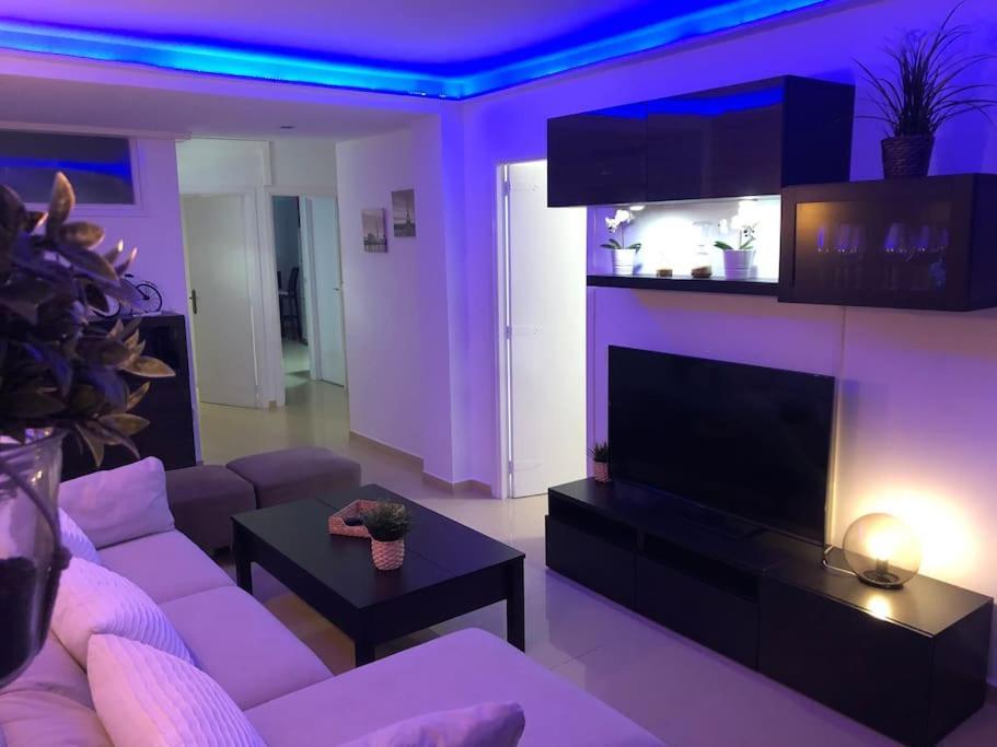 Apartamento Amplio Y Centrico フエンヒロラ エクステリア 写真